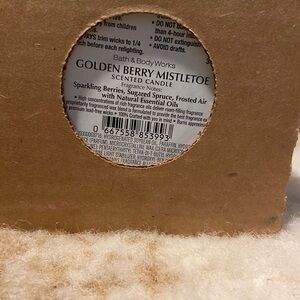 Bath & Body Works Golden Berry Mistletoe Candle